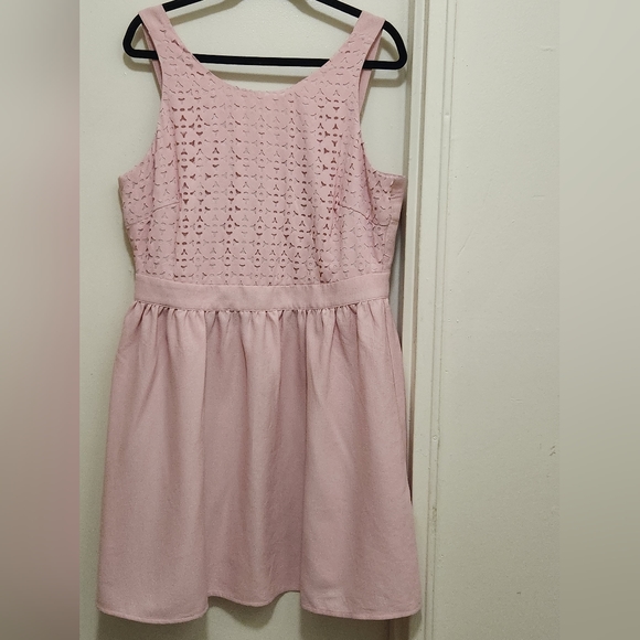 Forever 21 Plus mini dress in pink with cinched waist - Picture 4 of 11
